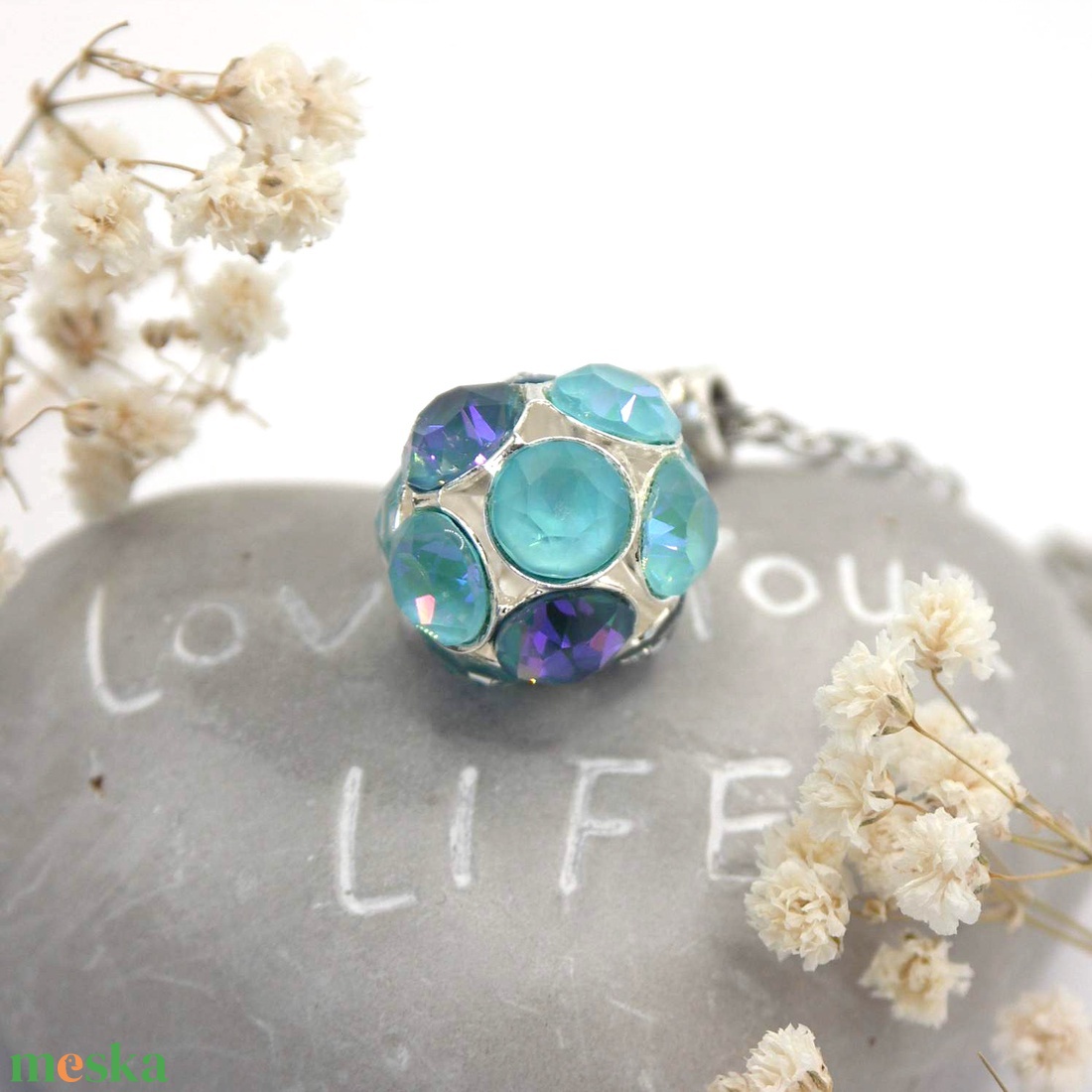 Világos és sötétebb, opálos kék Swarovski kristályos, áttört gömb alakú medálos nyaklánc � Mesh ball - ékszer - nyaklánc - medálos nyaklánc - Meska.hu