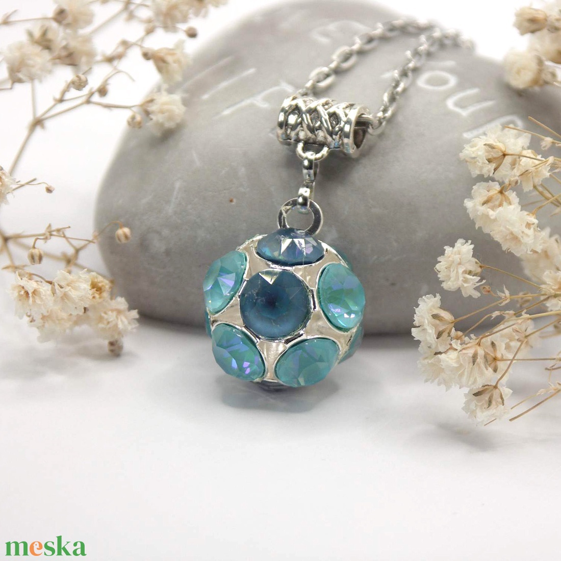 Világos és sötétebb, opálos kék Swarovski kristályos, áttört gömb alakú medálos nyaklánc � Mesh ball - ékszer - nyaklánc - medálos nyaklánc - Meska.hu