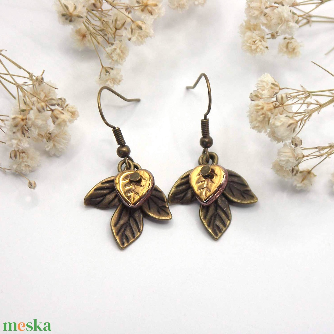 Fülbevaló antik bronz levél függőből és barna-arany színű cseh üveggyöngyből � Aranyfény - ékszer - fülbevaló - lógó fülbevaló - Meska.hu