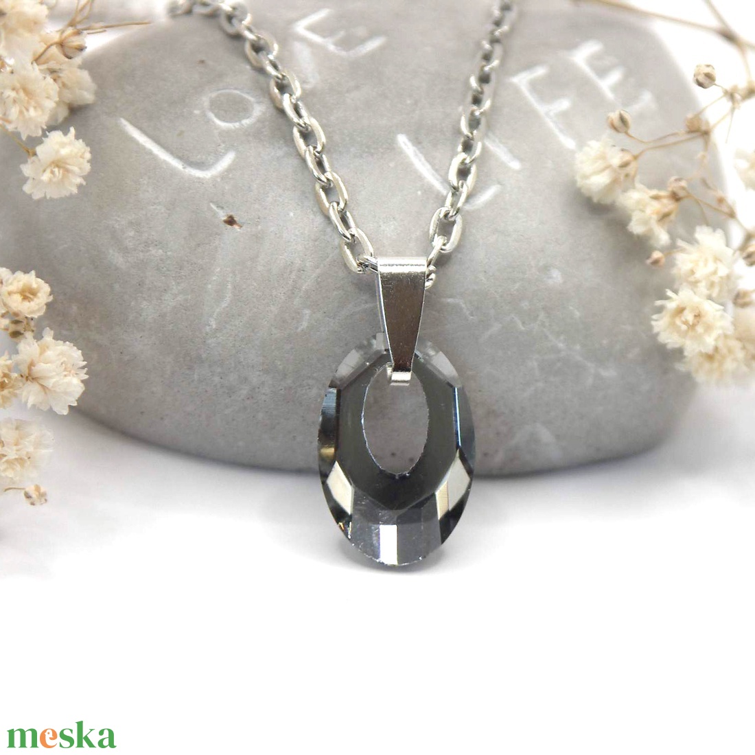 Füstös�ezüstösen csillogó, ovális formájú Aurora kristály ezüst láncon - Helion - ékszer - nyaklánc - medálos nyaklánc - Meska.hu