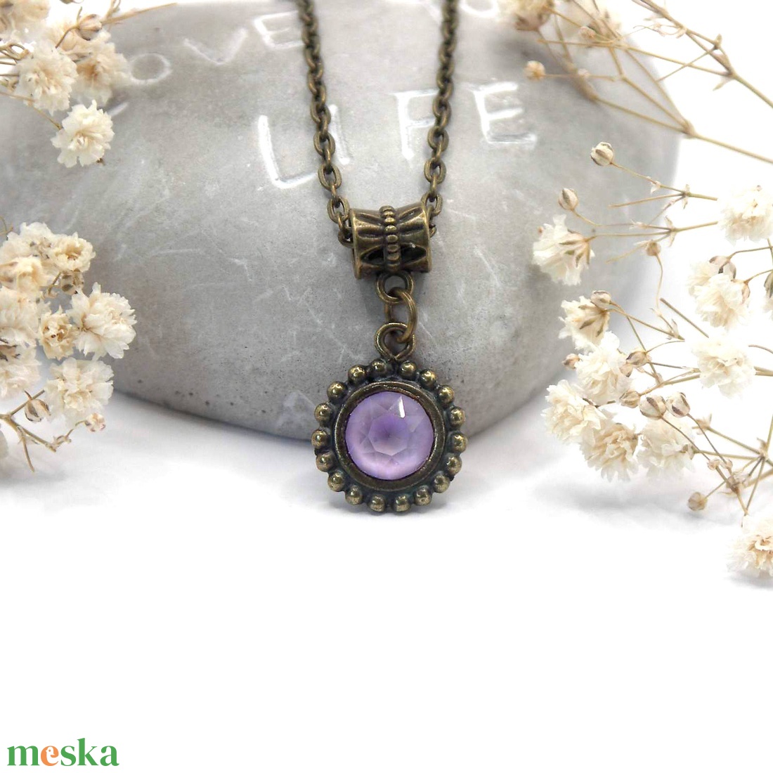 Sejtelmes halványlila színű Swarovski kristályos medal nyakláncon - Lume - ékszer - nyaklánc - medálos nyaklánc - Meska.hu
