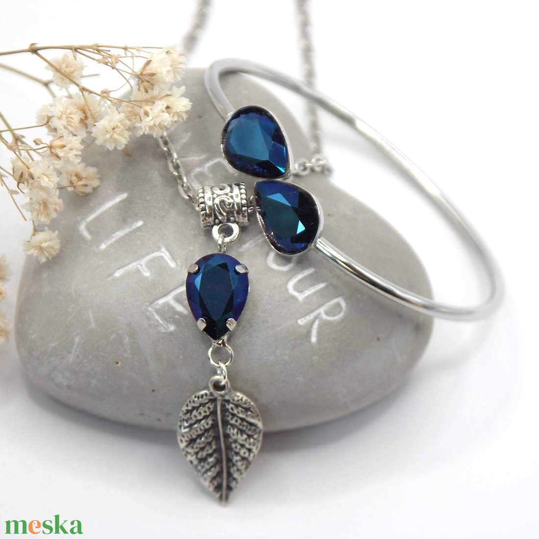 Nemesacél karkötő és medál mély, fémes-sötétkék Swarovski kristályokkal - Obscura - ékszer - ékszerszett - Meska.hu
