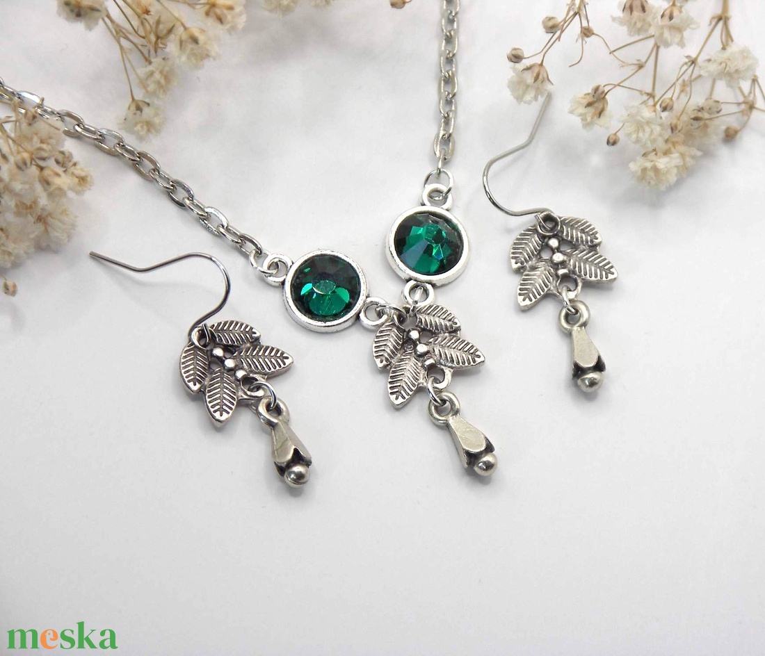 Antik ezüst, leveles ékszerszett smargadzöld Preciosa kristállyal - Glenna - ékszer - ékszerszett - Meska.hu