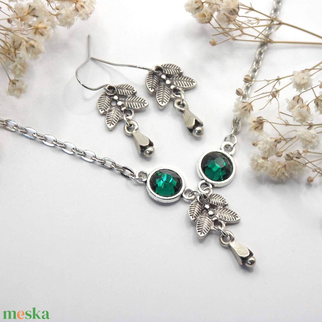 Antik ezüst, leveles ékszerszett smargadzöld Preciosa kristállyal - Glenna - ékszer - ékszerszett - Meska.hu