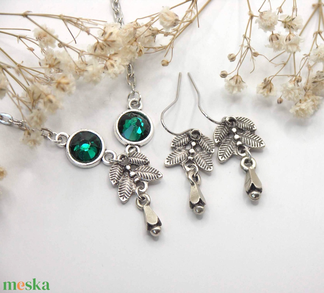 Antik ezüst, leveles ékszerszett smargadzöld Preciosa kristállyal - Glenna - ékszer - ékszerszett - Meska.hu