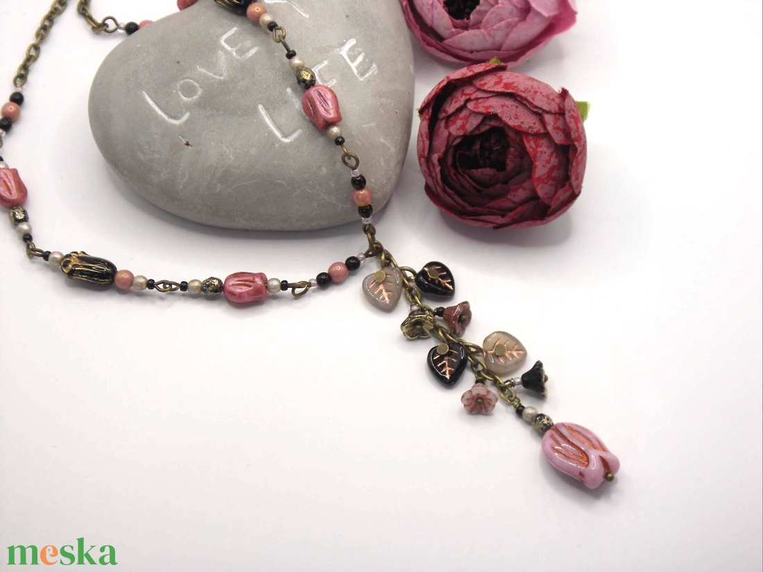 Tulipános nyaklánc rézzel színezett, rózsaszín üveggyöngyből � Rosénoir - ékszer - nyaklánc - gyöngyös nyaklánc - Meska.hu