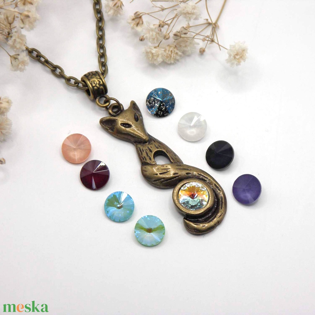 Antik bronz, róka formájú medál, választható színű Swarovski kristállyal � Fox Glow - ékszer - nyaklánc - medálos nyaklánc - Meska.hu