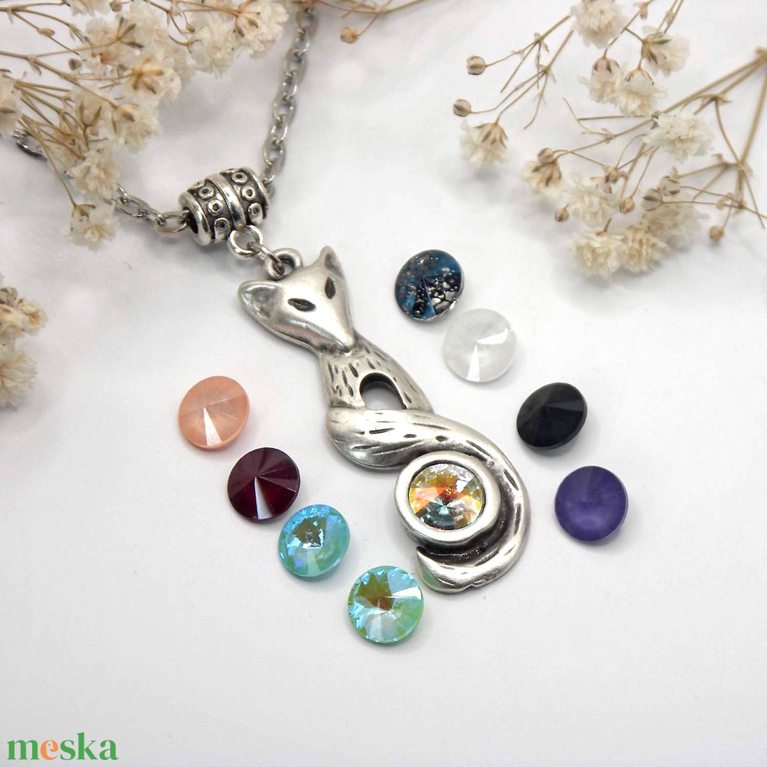 Antik ezüst, róka formájú medál, választható színű Swarovski kristállyal � Fox Chill - ékszer - nyaklánc - medálos nyaklánc - Meska.hu