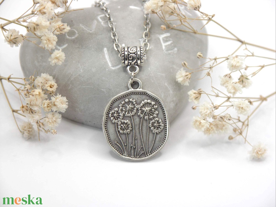 Antik ezüst virágos medál láncon - Pitypangtánc - ékszer - nyaklánc - medálos nyaklánc - Meska.hu