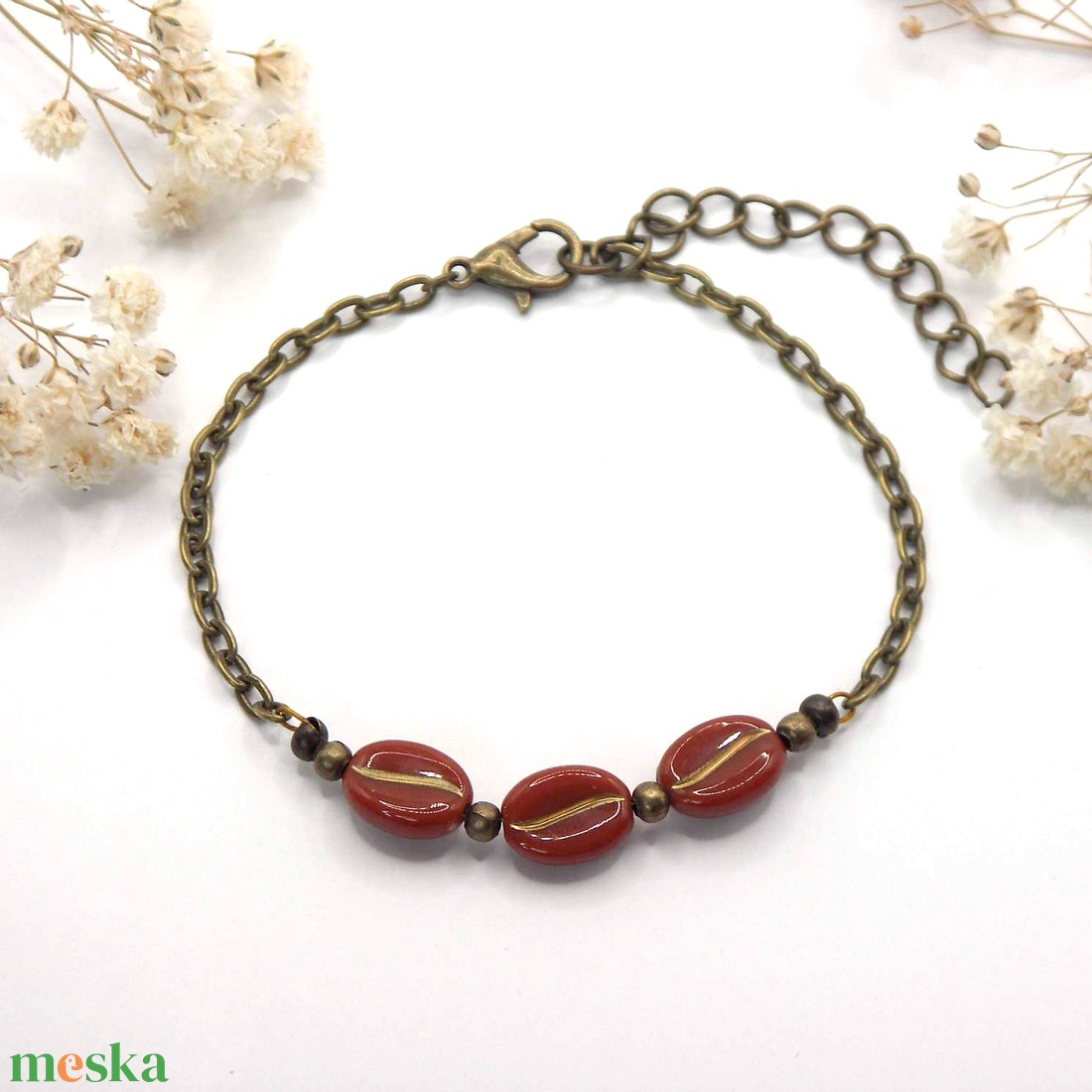 Antik bronz karkötő arany közepvonalú, barna színű kávészemekkel � Cortado - ékszer - karkötő - gyöngyös karkötő - Meska.hu