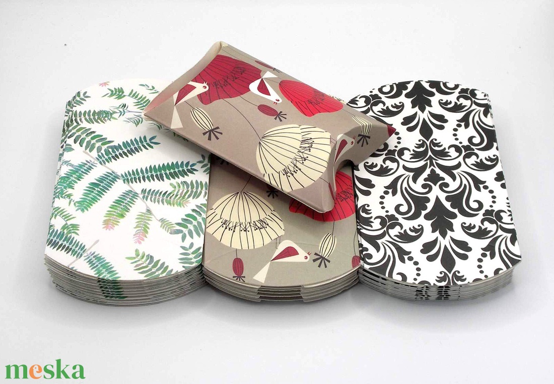 Kávészemekből gumidamilra fűzött karkötő � Bonnieri - ékszer - karkötő - gyöngyös karkötő - Meska.hu