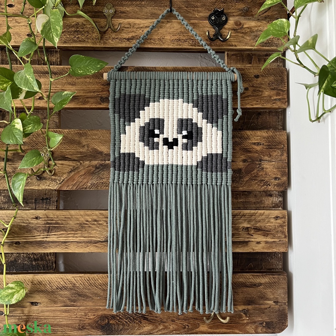 Makramé panda fali dekoráció - otthon & életmód - babaszoba, gyerekszoba - babaszoba dekoráció - Meska.hu Makramé panda fali dekoráció - otthon & életmód - babaszoba, gyerekszoba - babaszoba dekoráció - Meska.hu