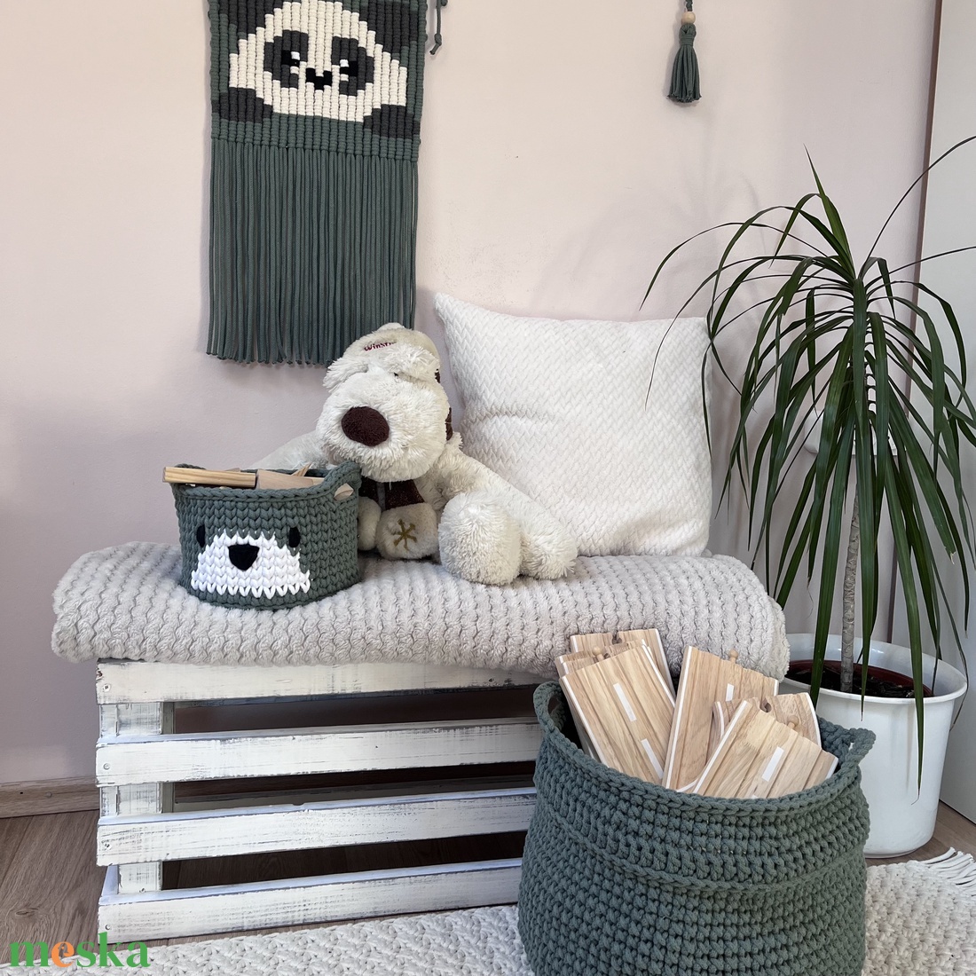 Makramé panda fali dekoráció - otthon & életmód - babaszoba, gyerekszoba - babaszoba dekoráció - Meska.hu Makramé panda fali dekoráció - otthon & életmód - babaszoba, gyerekszoba - babaszoba dekoráció - Meska.hu