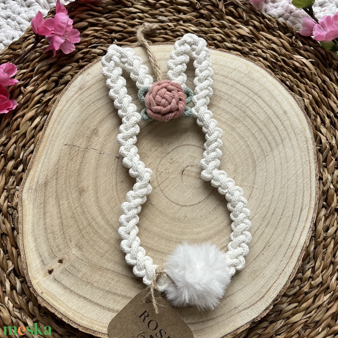 Makramé nyuszi fali dekoráció/ajtó kopogtató � tavaszi, húsvéti dekoráció - otthon & életmód - dekoráció - fali és függő dekoráció - falra akasztható dekor - Meska.hu