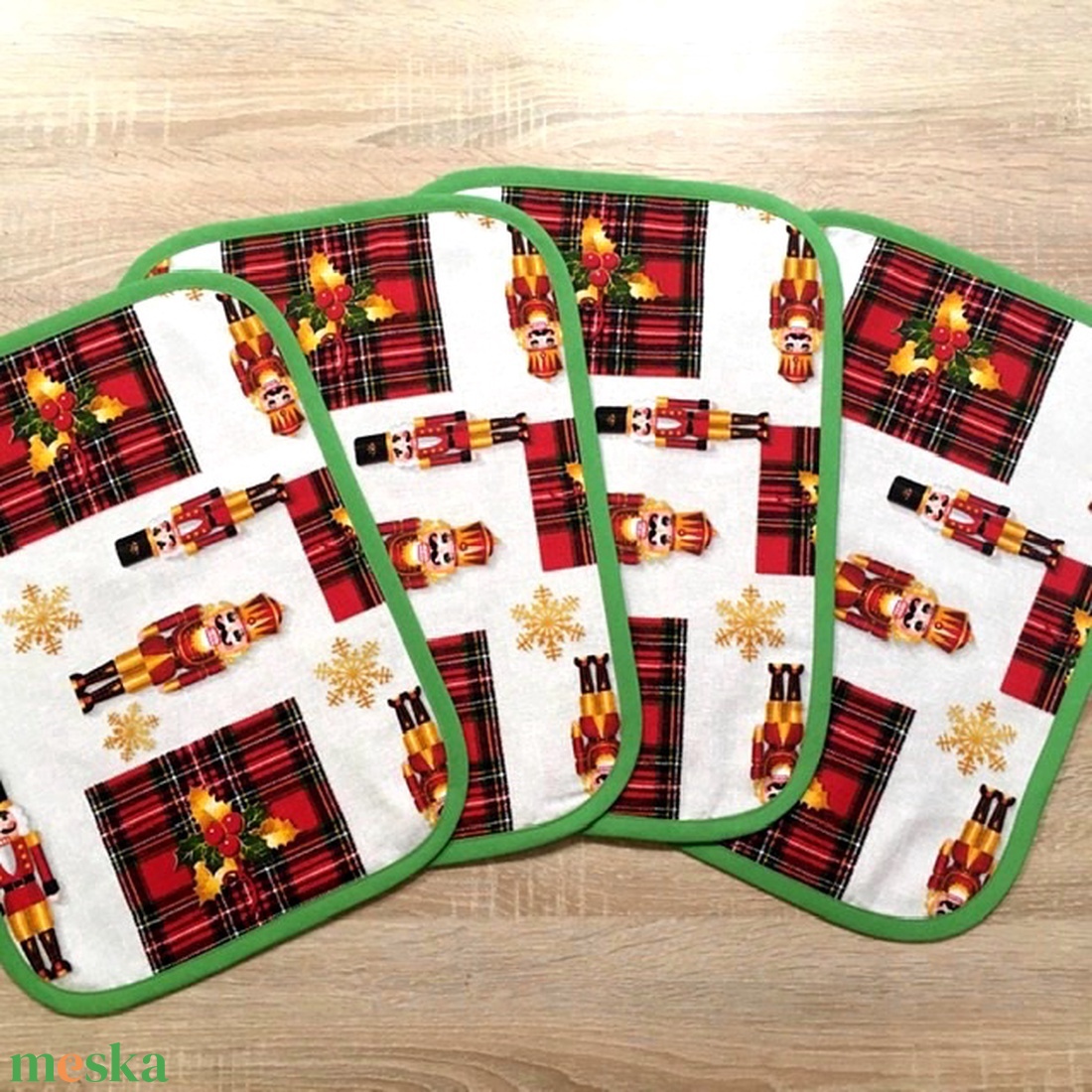 Diótörő - Karácsonyi  étkező alátét -  - karácsony - karácsonyi lakásdekoráció - ünnepi asztaldekoráció - Meska.hu  Diótörő - Karácsonyi  étkező alátét -  - karácsony - karácsonyi lakásdekoráció - ünnepi asztaldekoráció - Meska.hu