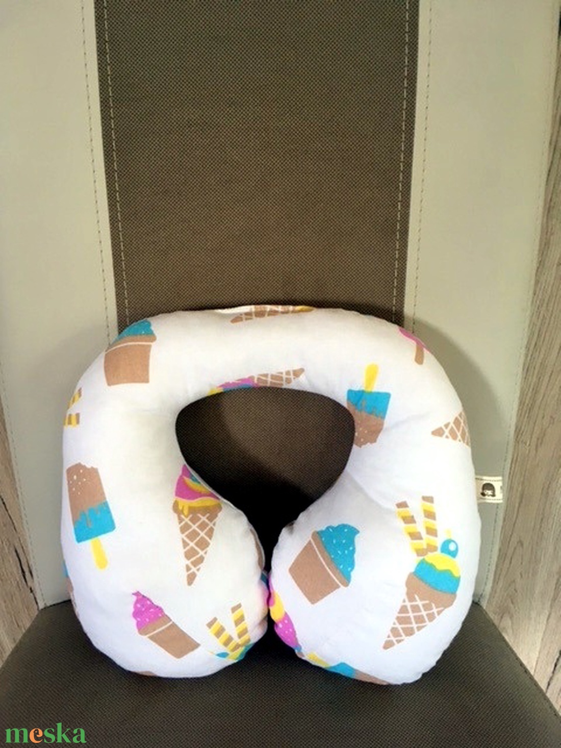 Csupa- csupa fagylalt - utazó nyakpárna   - otthon & életmód - lakástextil - párna & párnahuzat - Meska.hu