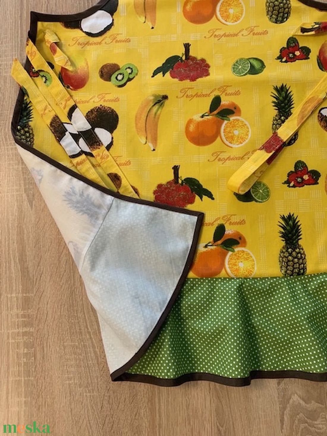 Trópusi gyümölcsök mintás, bélelt kötény / konyhában is csinosan - otthon & életmód - konyhafelszerelés, tálalás - konyhai textil - kötény - Meska.hu Trópusi gyümölcsök mintás, bélelt kötény / konyhában is csinosan - otthon & életmód - konyhafelszerelés, tálalás - konyhai textil - kötény - Meska.hu