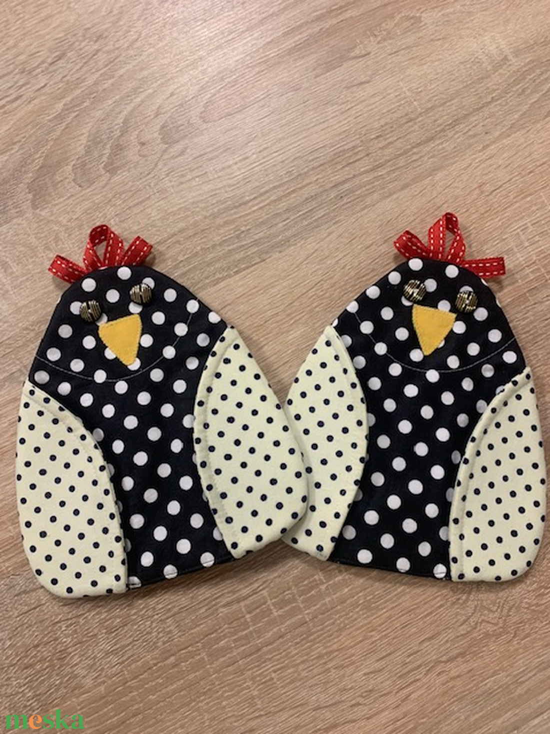 Csirke edényfogó- csirkefogó - otthon & életmód - konyhafelszerelés, tálalás - konyhai textil - edényfogó & edényfedő - Meska.hu Csirke edényfogó- csirkefogó - otthon & életmód - konyhafelszerelés, tálalás - konyhai textil - edényfogó & edényfedő - Meska.hu