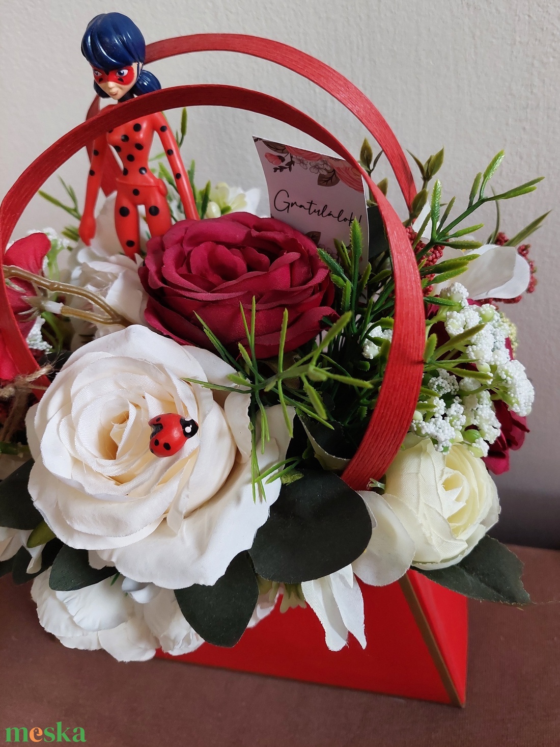 Katicás virágbox, virágtáska ajándékba akár Valentin-napra, ballagásra, születésnapra,  névnapra... - otthon & életmód - virágdekoráció - virágok - virágbox - Meska.hu