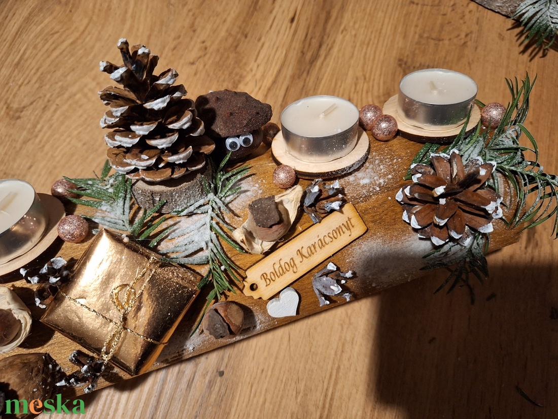 Adventi farönk asztaldísz, koszorú, vanília illatú mécsesekkel - karácsony - adventi díszek - adventi koszorú - Meska.hu Adventi farönk asztaldísz, koszorú, vanília illatú mécsesekkel - karácsony - adventi díszek - adventi koszorú - Meska.hu