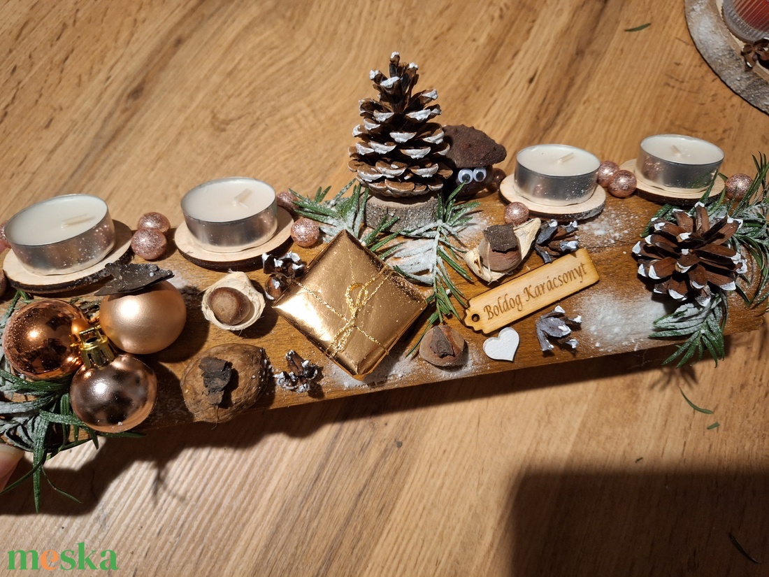 Adventi farönk asztaldísz, koszorú, vanília illatú mécsesekkel - karácsony - adventi díszek - adventi koszorú - Meska.hu Adventi farönk asztaldísz, koszorú, vanília illatú mécsesekkel - karácsony - adventi díszek - adventi koszorú - Meska.hu