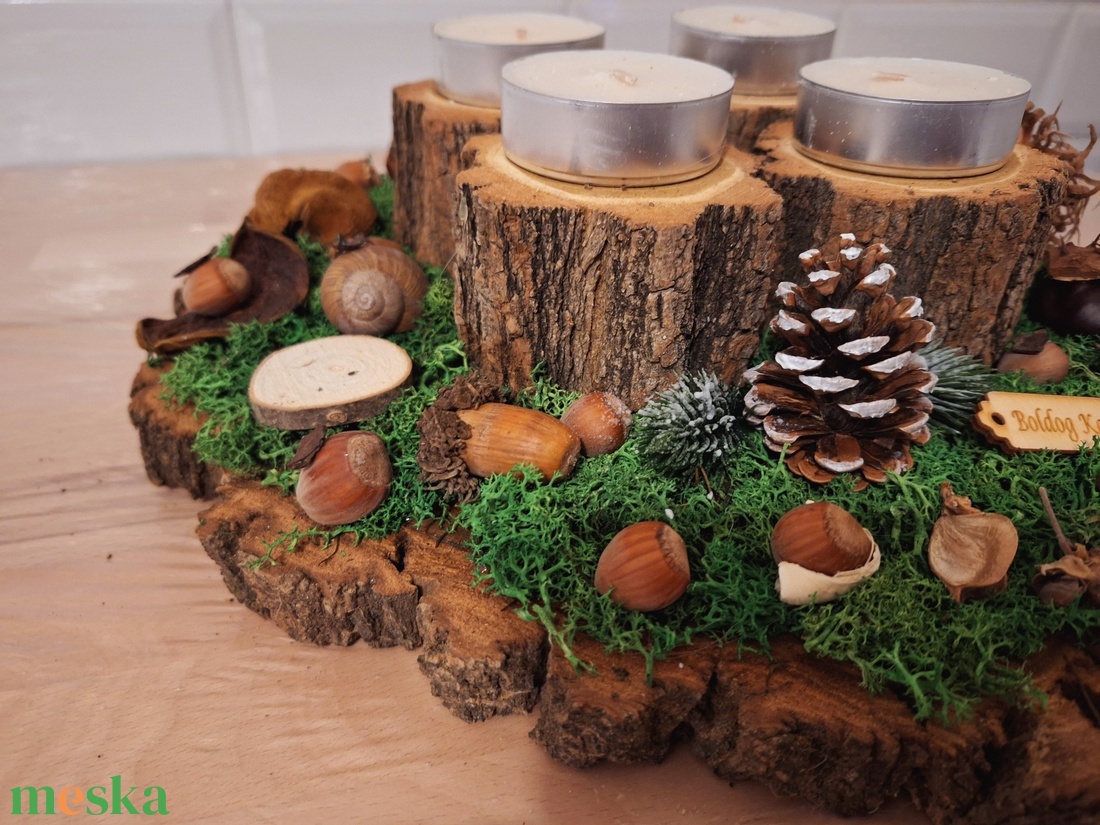 Erdei, természetes adventi koszorú, vanília illatú mécsesekkel, nagyméretű (35 cm átmérővel) - karácsony - adventi díszek - adventi koszorú - Meska.hu Erdei, természetes adventi koszorú, vanília illatú mécsesekkel, nagyméretű (35 cm átmérővel) - karácsony - adventi díszek - adventi koszorú - Meska.hu