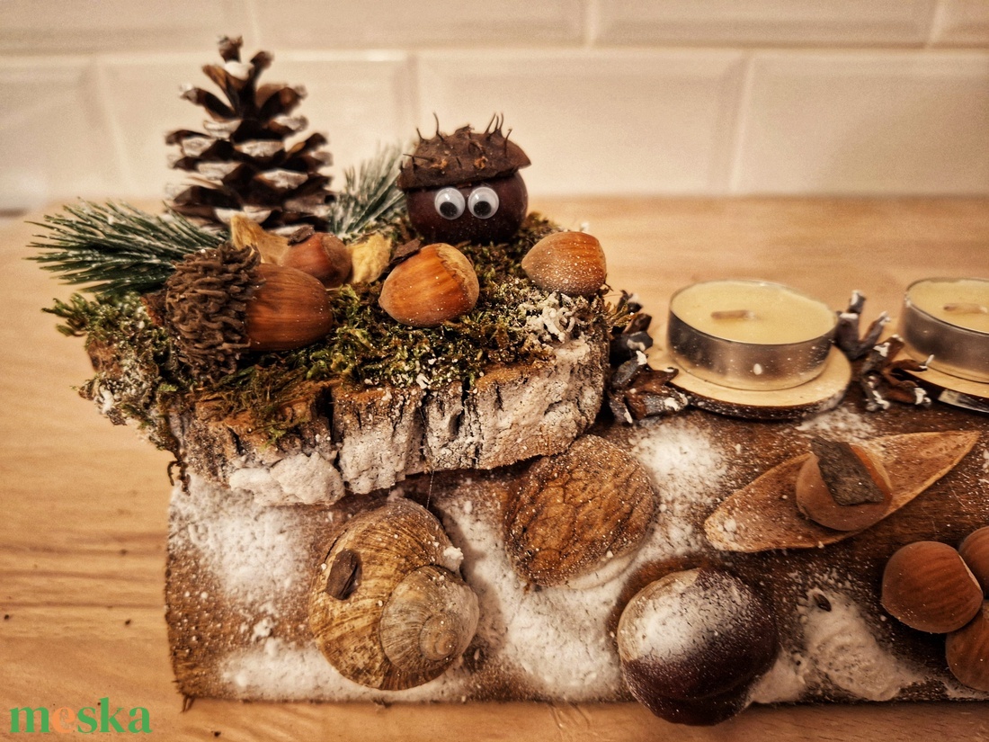 Erdei, természetes adventi asztaldísz, mézeskalács illatú mécsesekkel, nagyméretű (35 cm átmérővel) - karácsony - adventi díszek - adventi koszorú - Meska.hu Erdei, természetes adventi asztaldísz, mézeskalács illatú mécsesekkel, nagyméretű (35 cm átmérővel) - karácsony - adventi díszek - adventi koszorú - Meska.hu