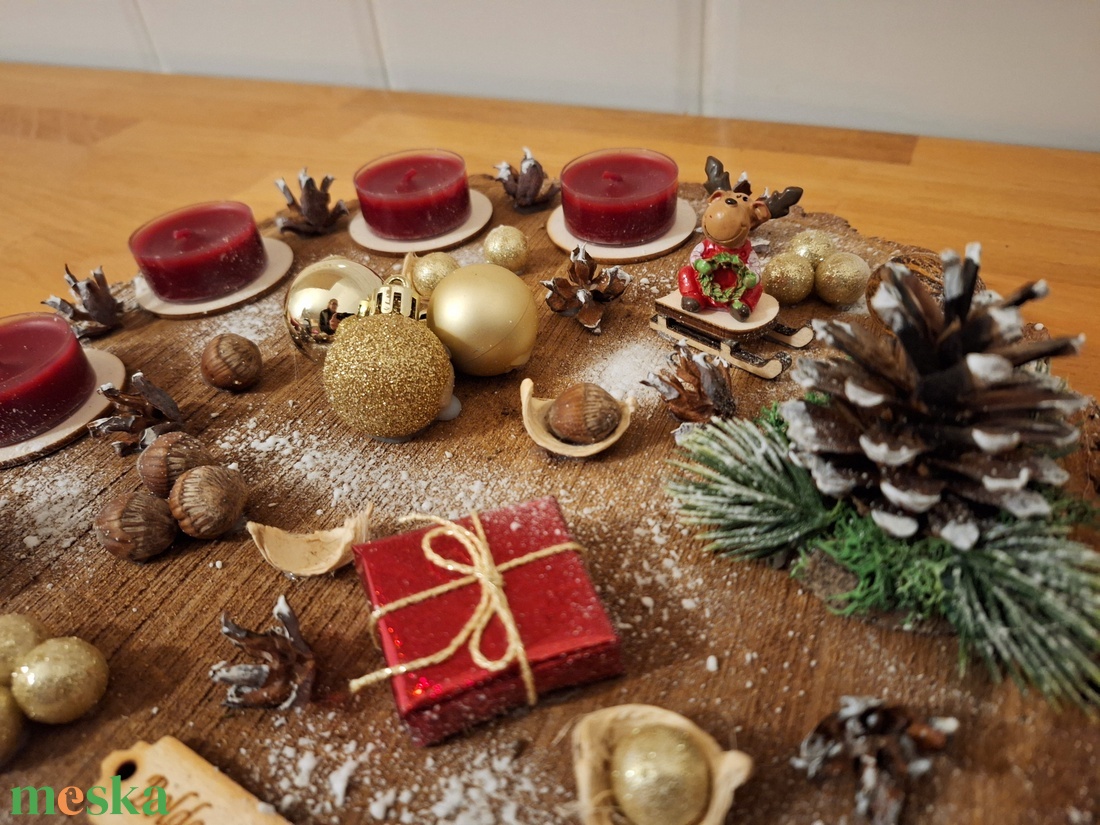Adventi koszorú,  pirított mandula illatú mécsesekkel,  rénszarvassal  - karácsony - adventi díszek - adventi koszorú - Meska.hu