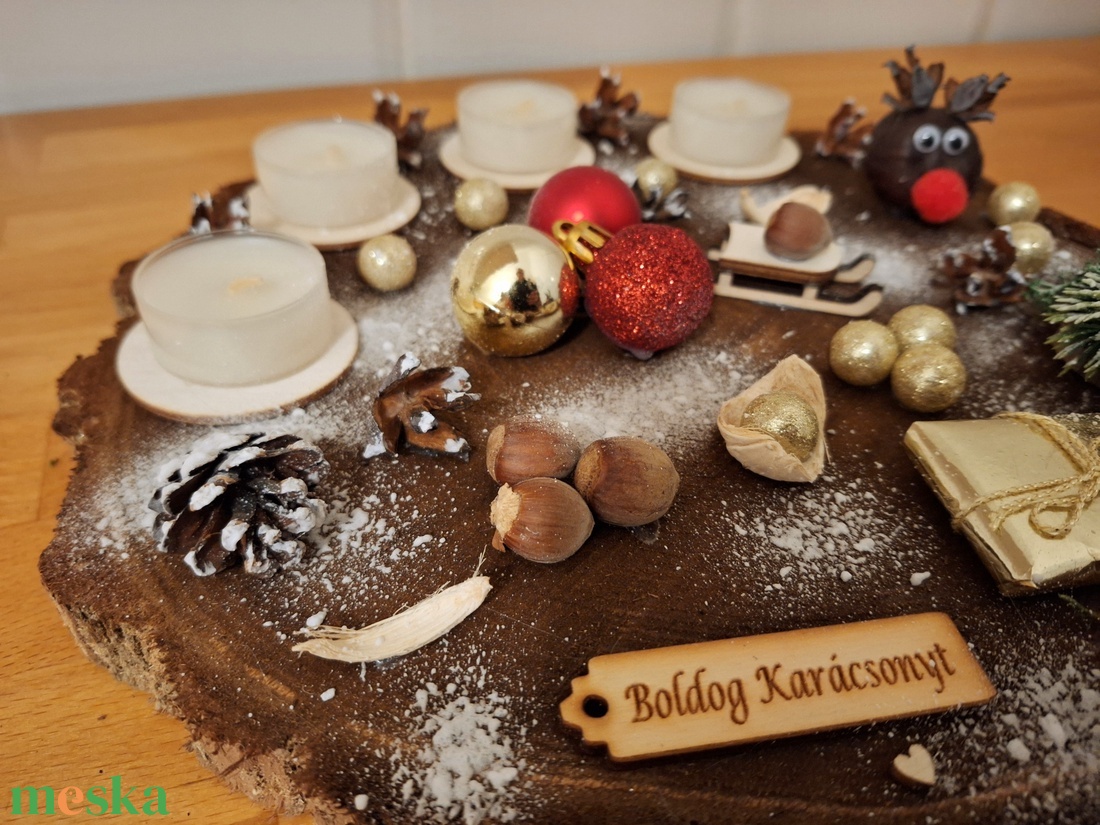 Adventi koszorú, lazúrozott fa alapon, műfenyővel, zuzmóval  - karácsony - adventi díszek - adventi koszorú - Meska.hu