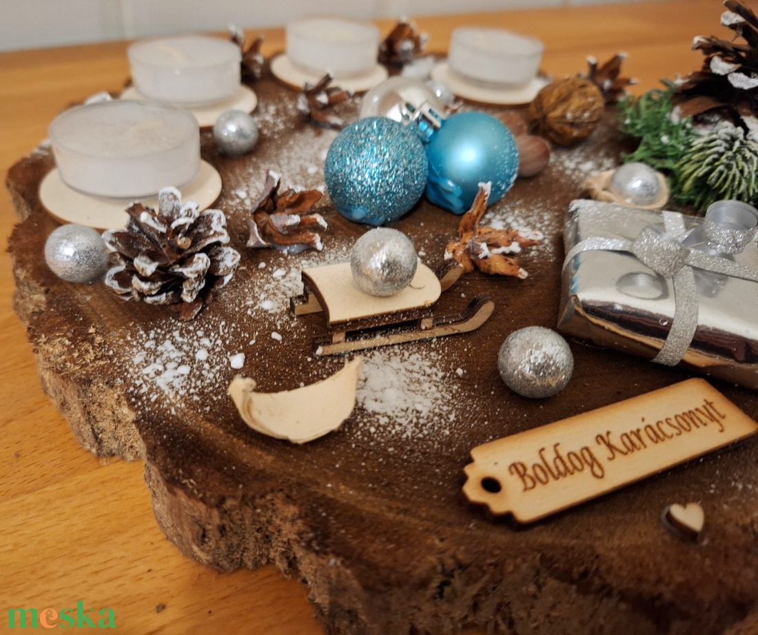 Adventi koszorú, lazúrozott fa alapon, műfenyővel,  zuzmóval  - karácsony - adventi díszek - adventi koszorú - Meska.hu
