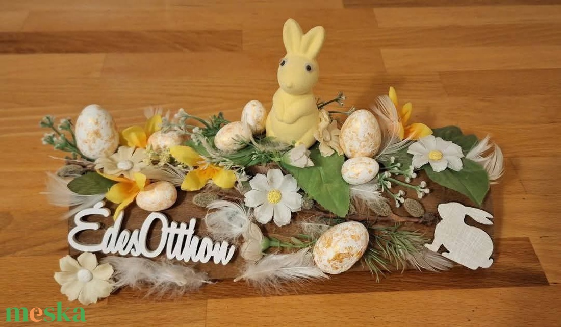 Tavaszi asztaldísz, lazúrozott fa alapon, zuzmóval  - ünnepi díszek, dekorációk - húsvéti díszek és dekorációk - húsvéti virágos díszek - Meska.hu