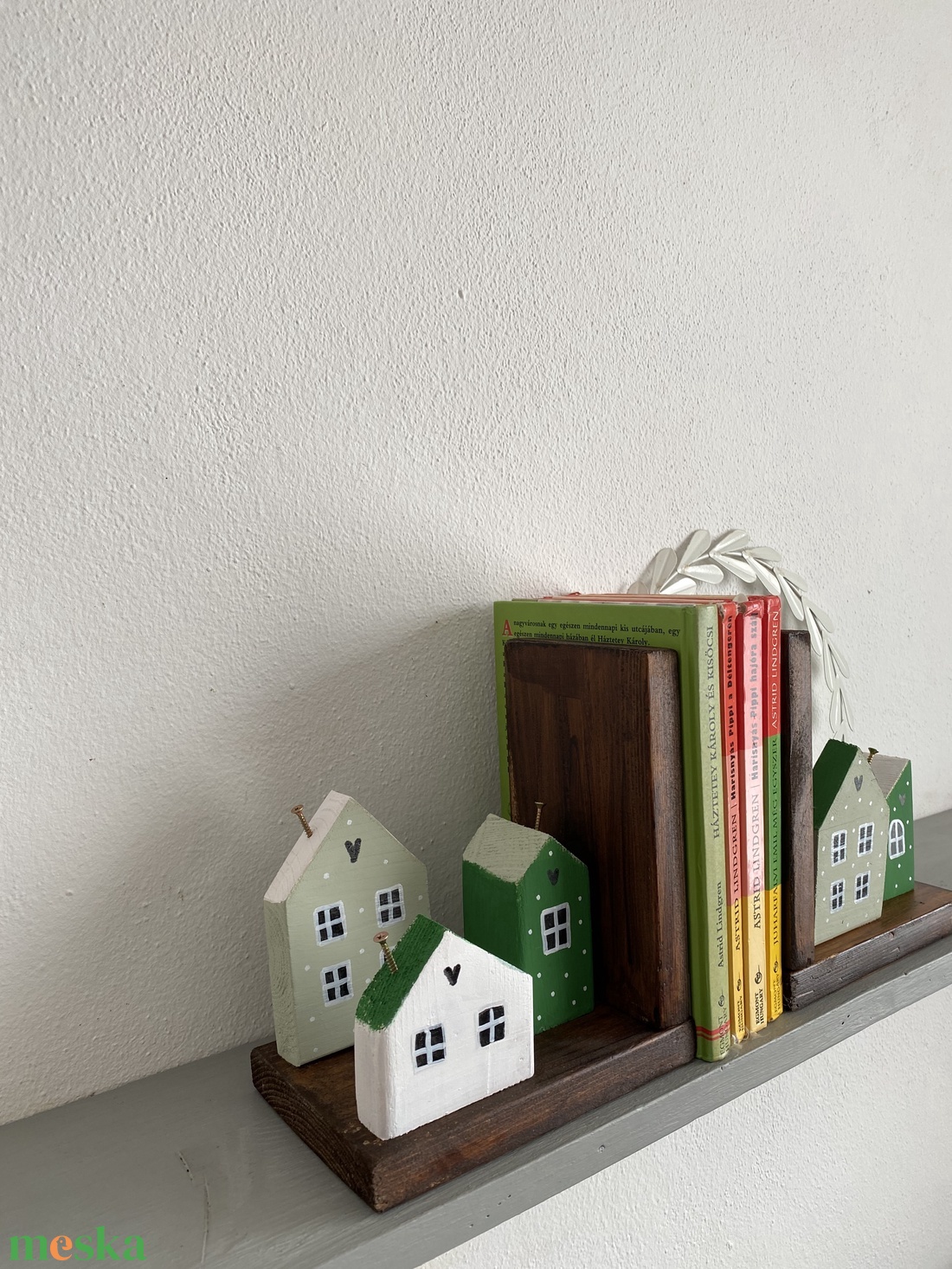 Zöld házikós könyvtámasz - otthon & lakás - dekoráció - asztal és polc dekoráció - könyvtámasz - Meska.hu