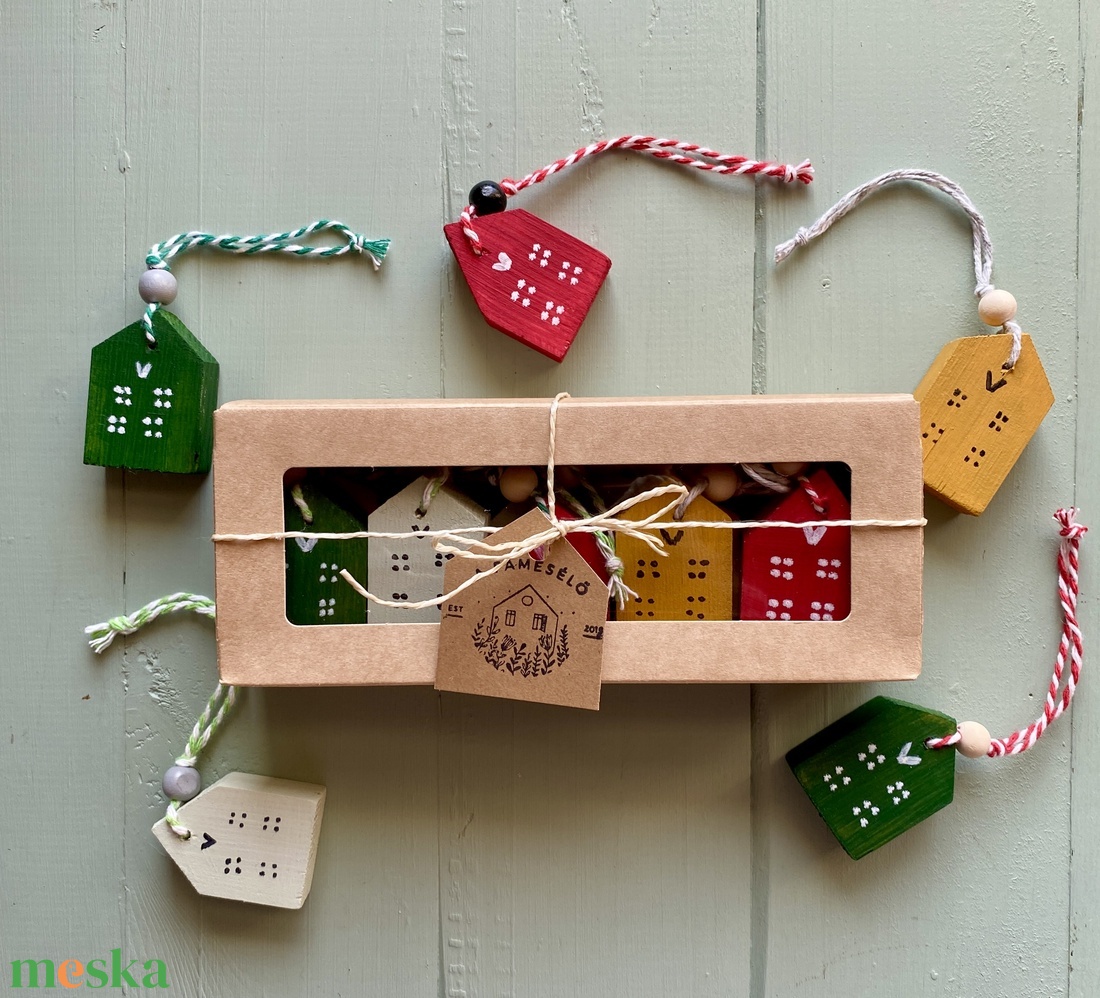 5 házikós karácsonyfadísz zöld-piros  - karácsony - karácsonyi lakásdekoráció - karácsonyfadíszek - Meska.hu