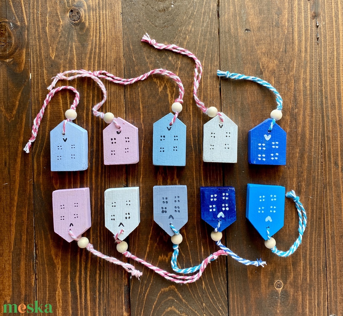 10 házikós karácsonyfadísz fehér, kék, rózsaszín - karácsony - karácsonyi lakásdekoráció - karácsonyfadíszek - Meska.hu