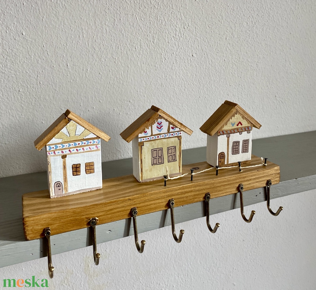 Napsugaras népi házikós kulcstartó - otthon & életmód - dekoráció - fali és függő dekoráció - fali kulcstartó - Meska.hu