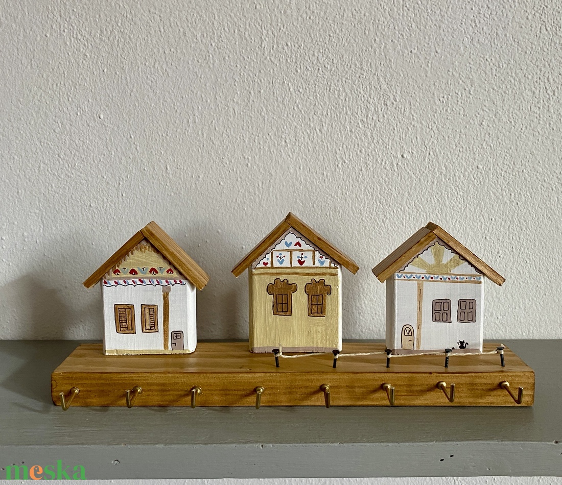 Cicás népi házikós kulcstartó - otthon & életmód - dekoráció - fali és függő dekoráció - fali kulcstartó - Meska.hu