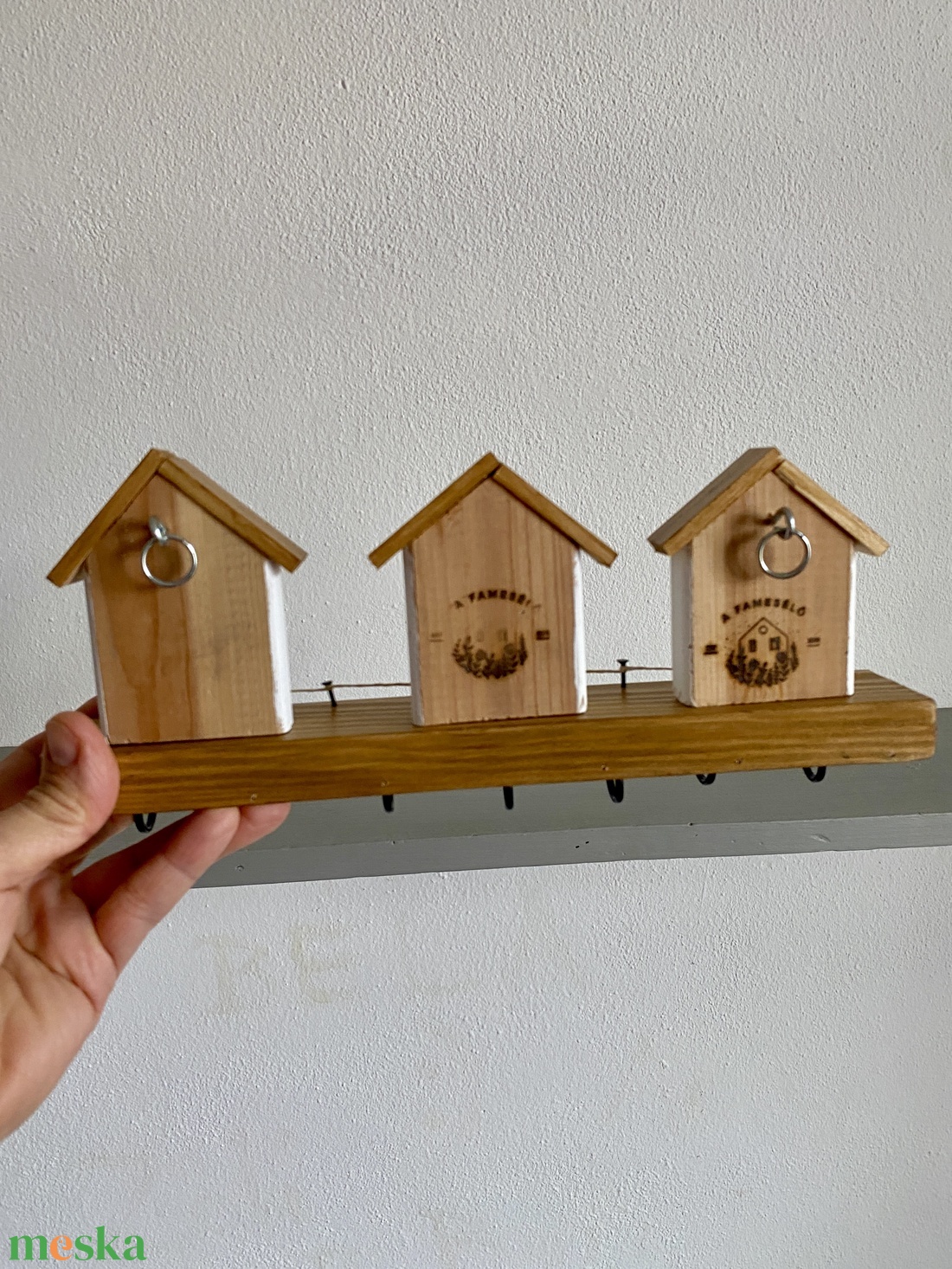 Fekete macskás népi házikós kulcstartó - otthon & életmód - dekoráció - fali és függő dekoráció - fali kulcstartó - Meska.hu