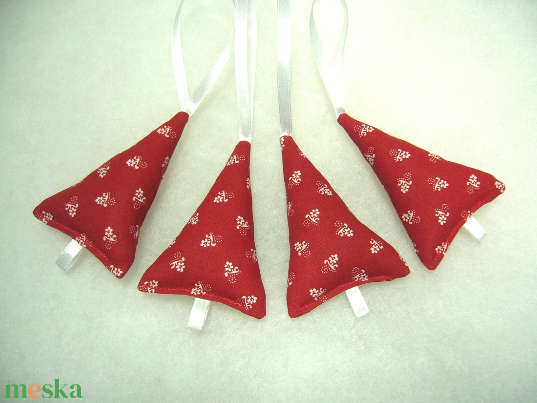 Fenyő díszek 4db ( 6x10cm-es) - karácsony - karácsonyi lakásdekoráció - karácsonyfadíszek - Meska.hu Fenyő díszek 4db ( 6x10cm-es) - karácsony - karácsonyi lakásdekoráció - karácsonyfadíszek - Meska.hu