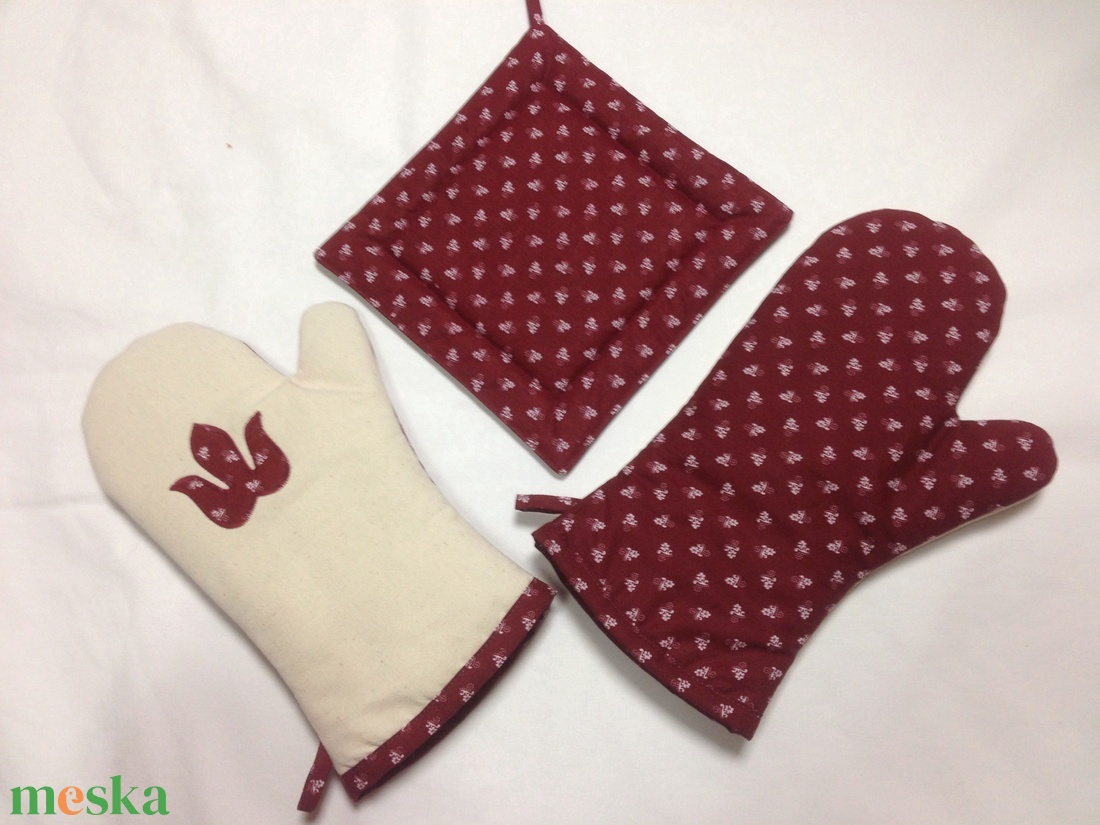 Magyaros mintával Konyhai edényfogó kesztyű 2db és edényalátét - otthon & életmód - konyhafelszerelés, tálalás - konyhai textil - edényfogó & edényfedő - Meska.hu Magyaros mintával Konyhai edényfogó kesztyű 2db és edényalátét - otthon & életmód - konyhafelszerelés, tálalás - konyhai textil - edényfogó & edényfedő - Meska.hu