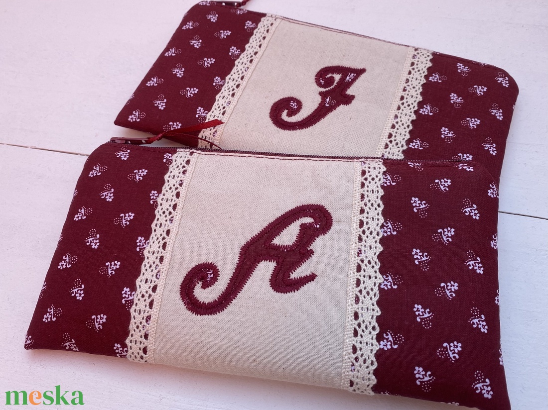 Monogrammos Neszeszer 20x10cm választható betűvel bordó - táska & tok - neszesszer - Meska.hu Monogrammos Neszeszer 20x10cm választható betűvel bordó - táska & tok - neszesszer - Meska.hu