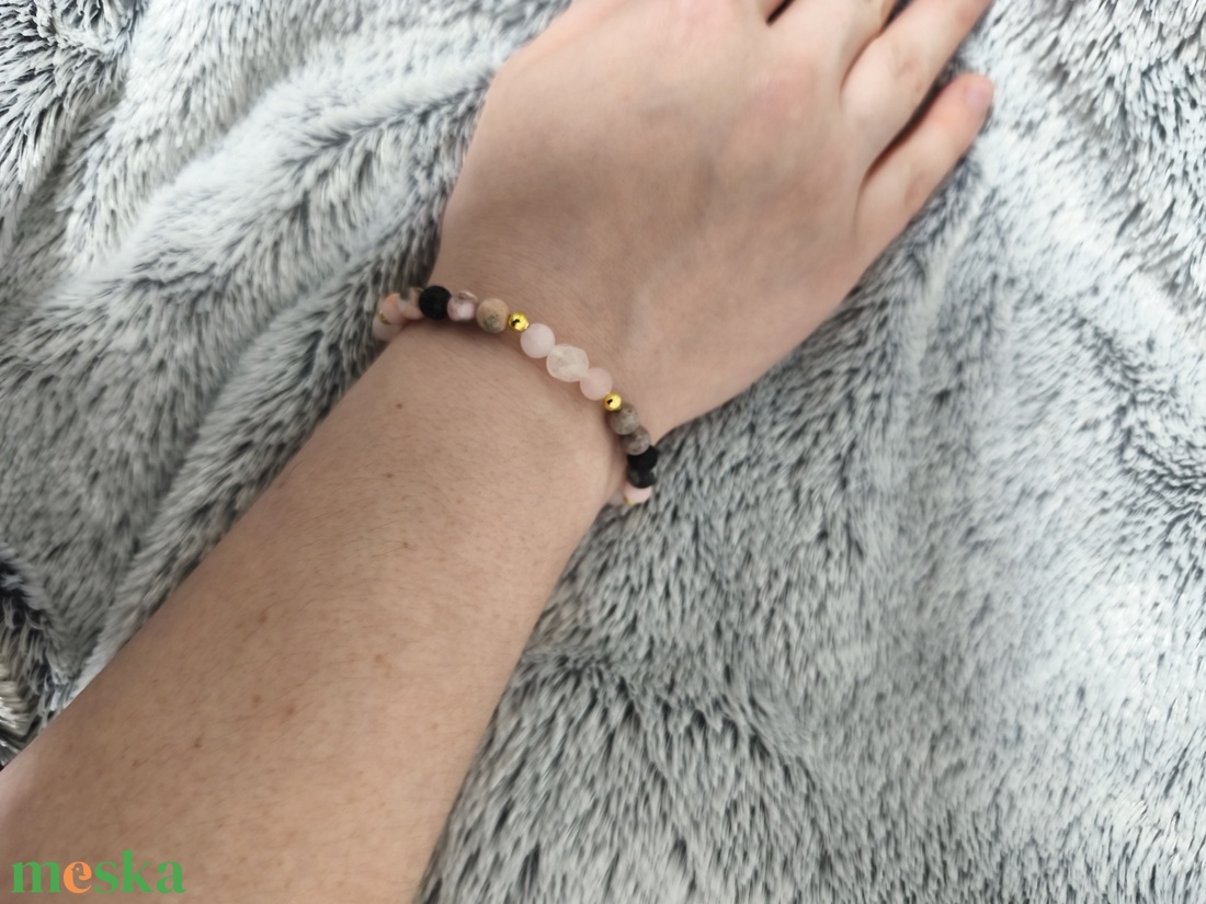 Rózsakvarc és zebra gyöngy karkötő sötétebb szín kombináció  - ékszer - karkötő - ásványkarkötő - Meska.hu