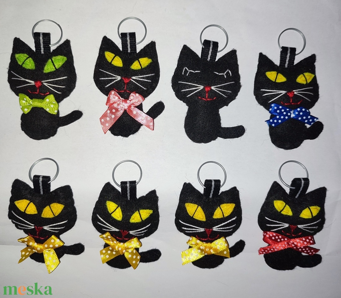 Fekete filc cuki cica - táska & tok - kulcstartó & táskadísz - kulcstartó - Meska.hu