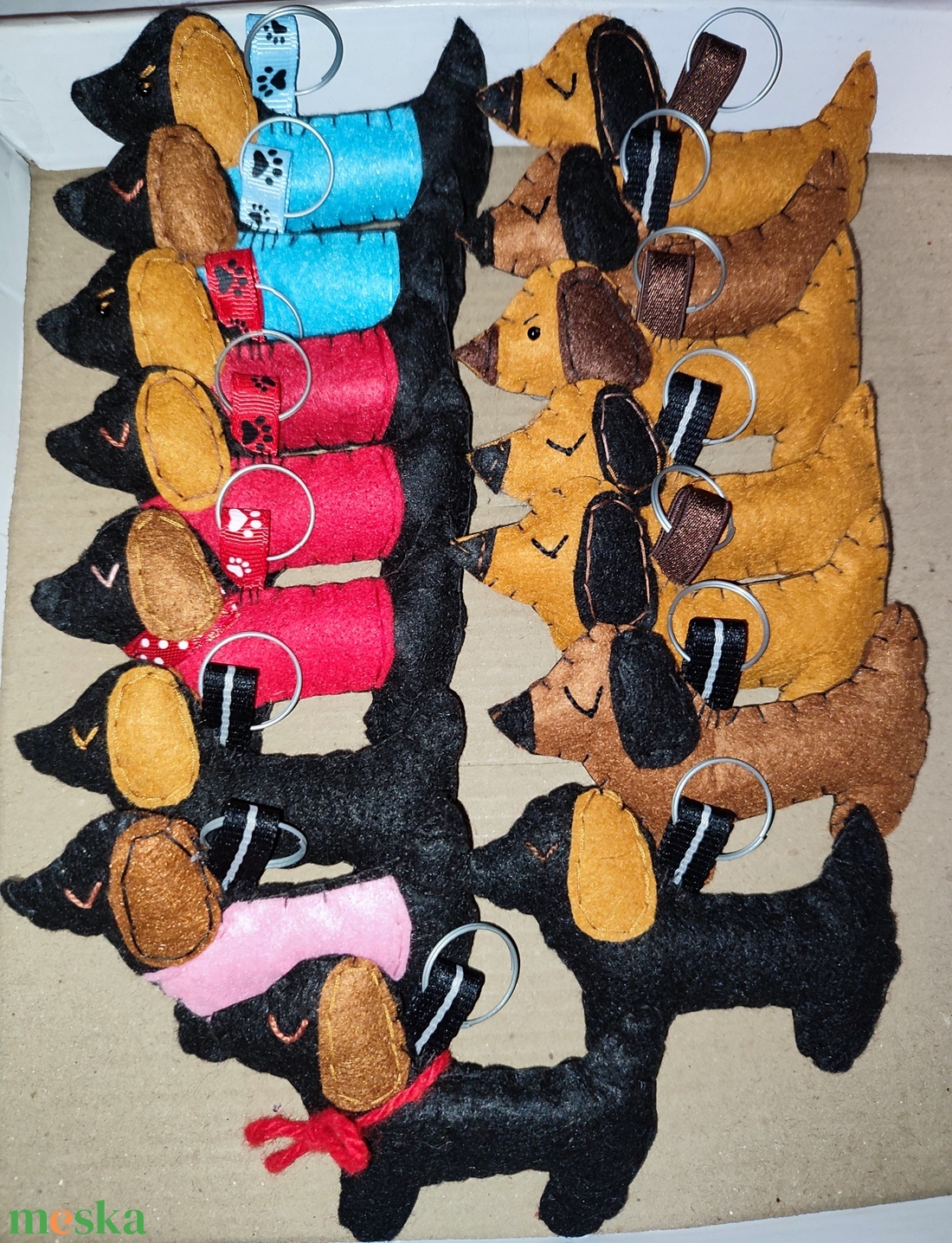 Tacsi filc kulcstartó - táska & tok - kulcstartó & táskadísz - kulcstartó - Meska.hu