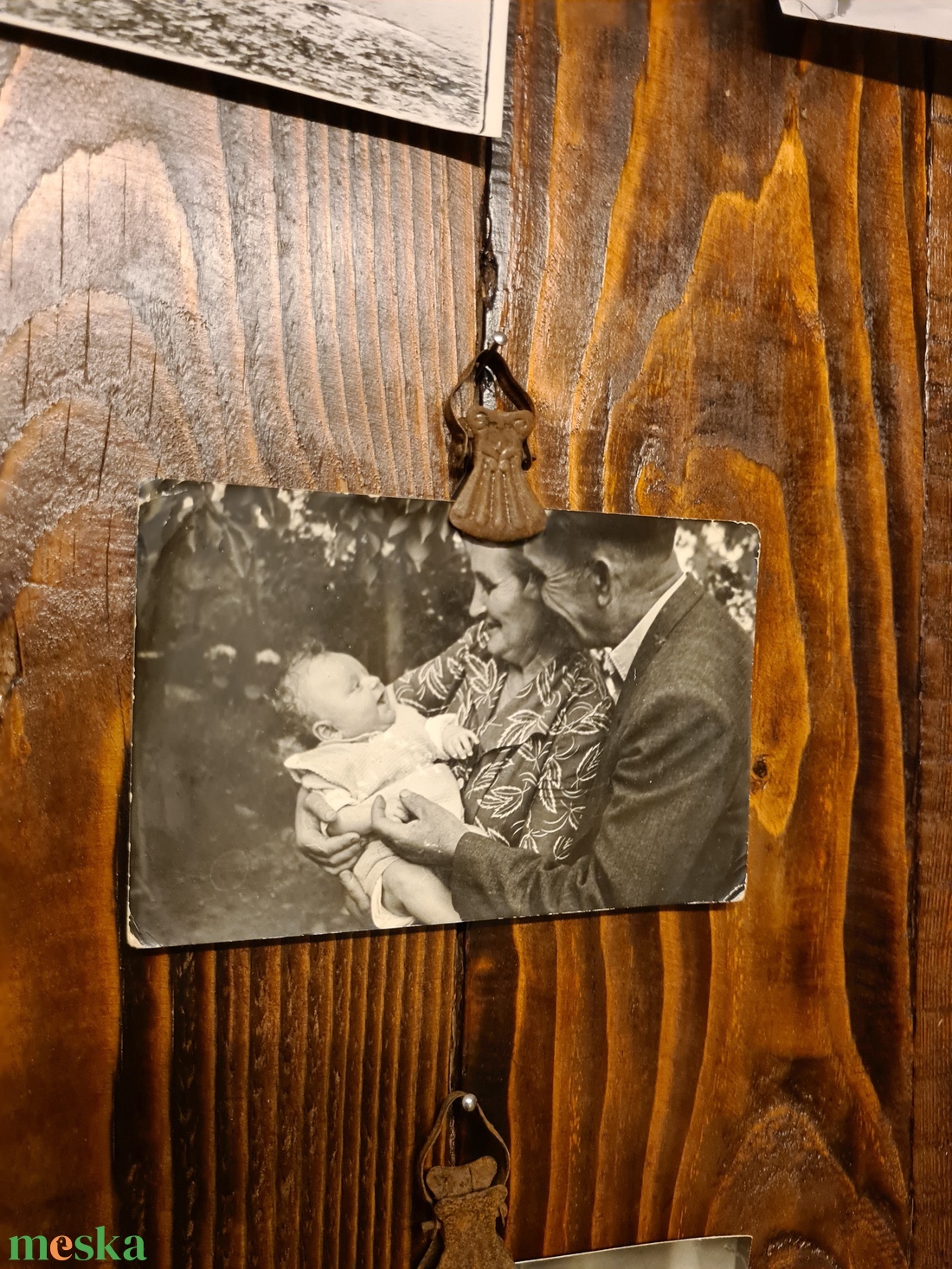 Nagyméretű fali fényképtartó panel, csipeszes vintage képkeret, használt deszkákból - otthon & életmód - bútor - más bútor - Meska.hu Nagyméretű fali fényképtartó panel, csipeszes vintage képkeret, használt deszkákból - otthon & életmód - bútor - más bútor - Meska.hu
