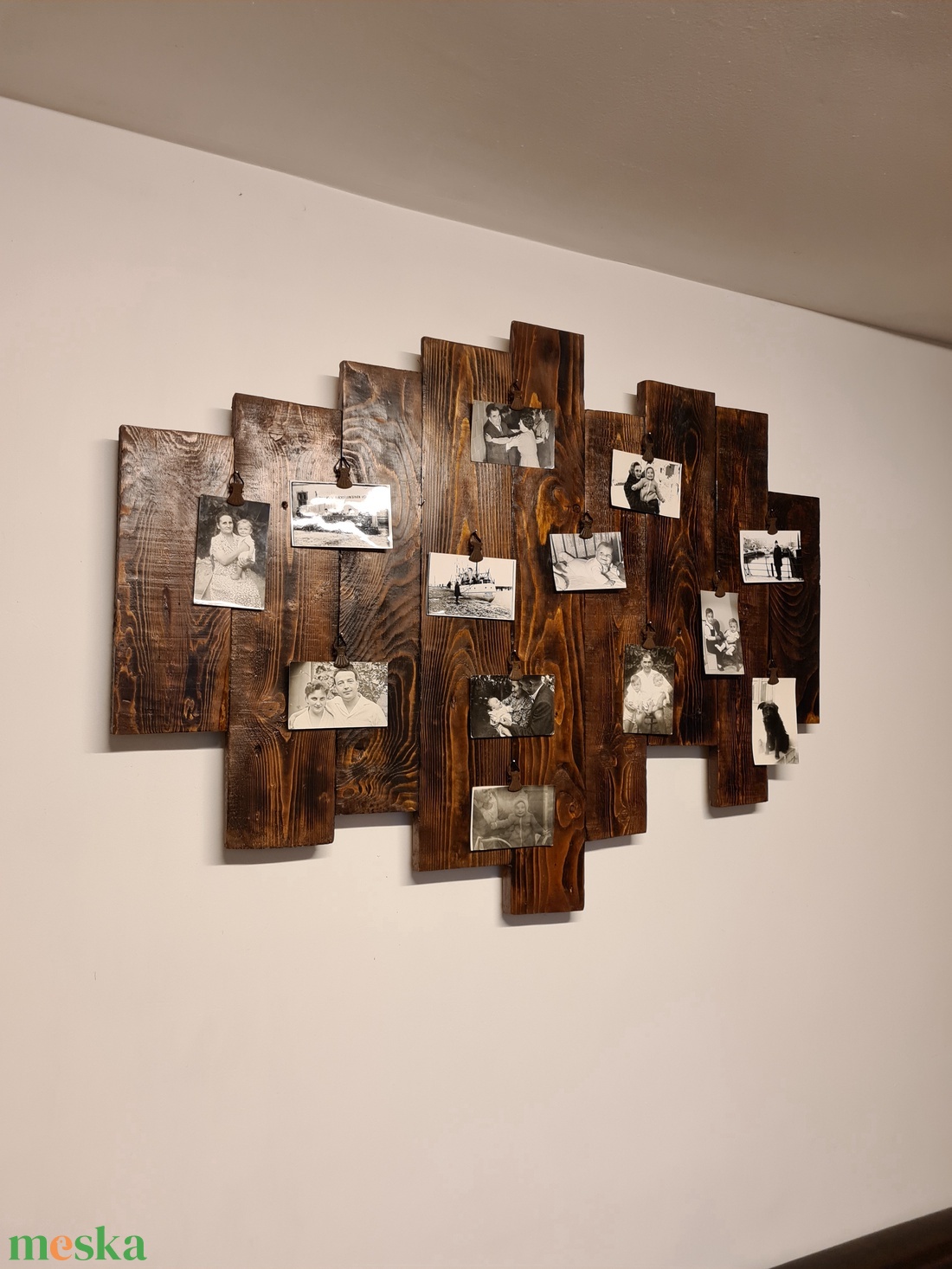 Nagyméretű fali fényképtartó panel, csipeszes vintage képkeret, használt deszkákból - otthon & életmód - bútor - más bútor - Meska.hu Nagyméretű fali fényképtartó panel, csipeszes vintage képkeret, használt deszkákból - otthon & életmód - bútor - más bútor - Meska.hu