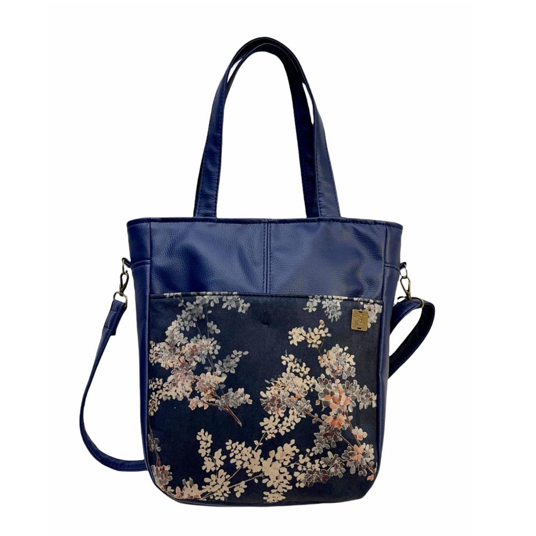 SuziartBag Sötétkék virágos kenguru táska - táska & tok - kézitáska & válltáska - válltáska - Meska.hu SuziartBag Sötétkék virágos kenguru táska - táska & tok - kézitáska & válltáska - válltáska - Meska.hu
