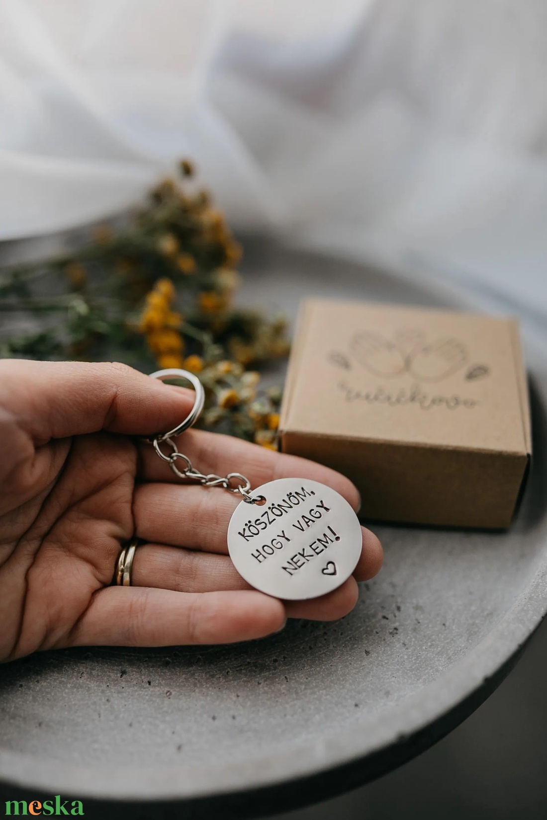 Köszönöm, hogy vagy nekem! � kulcstartó kézzel beütött szöveggel - táska & tok - kulcstartó & táskadísz - kulcstartó - Meska.hu