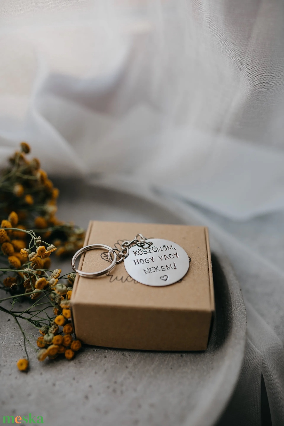 Köszönöm, hogy vagy nekem! � kulcstartó kézzel beütött szöveggel - táska & tok - kulcstartó & táskadísz - kulcstartó - Meska.hu