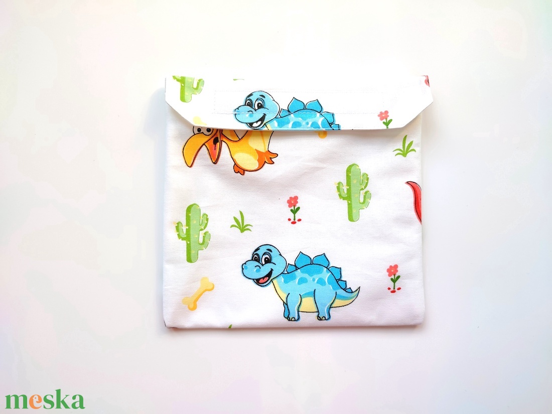 2 db-os dínós zerowaste szett: tépőzáras vízhatlan újraszalvéta és snackbag - uzsitasak és szendvics csomagoló - táska & tok - uzsonna- & ebéd tartó - szendvics csomagoló - Meska.hu 2 db-os dínós zerowaste szett: tépőzáras vízhatlan újraszalvéta és snackbag - uzsitasak és szendvics csomagoló - táska & tok - uzsonna- & ebéd tartó - szendvics csomagoló - Meska.hu