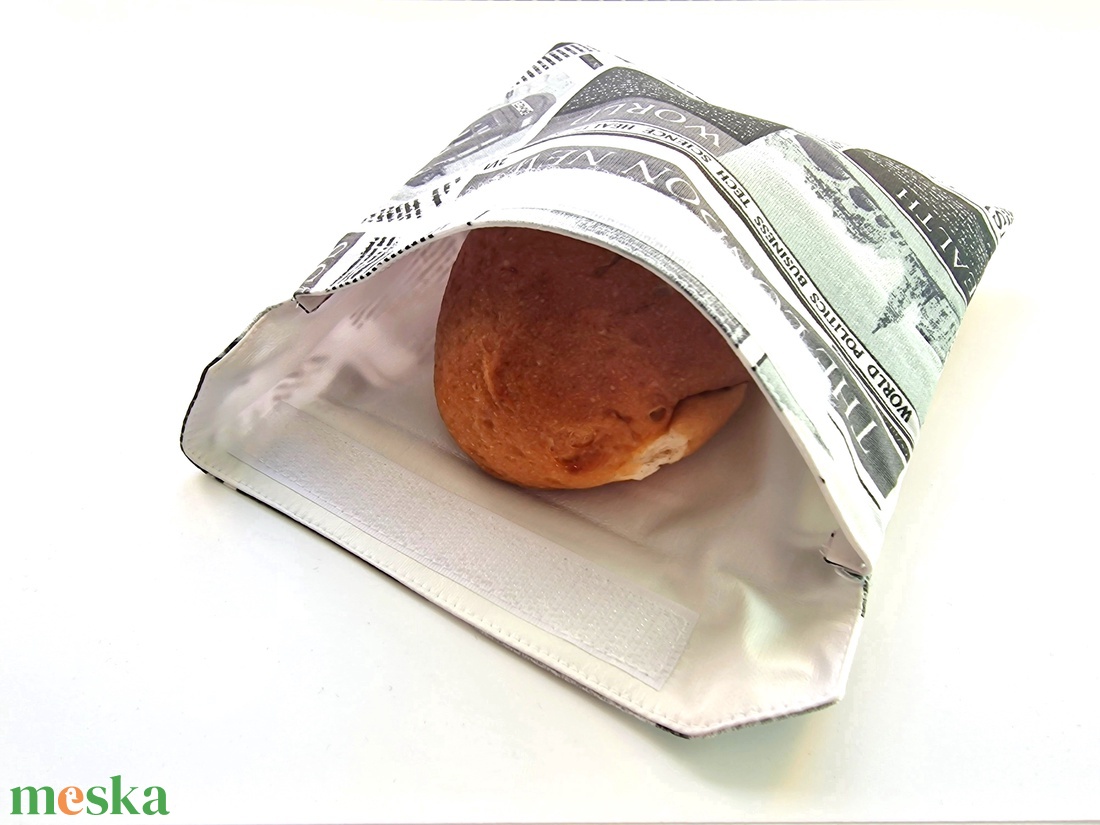 Újságpapír mintás snackbag, tépőzáras uzsitasak, vízhatlan szendvicstartó, uzsonnás tasak, uzsonnás szendvics tartó   - táska & tok - uzsonna- & ebéd tartó - szendvics csomagoló - Meska.hu